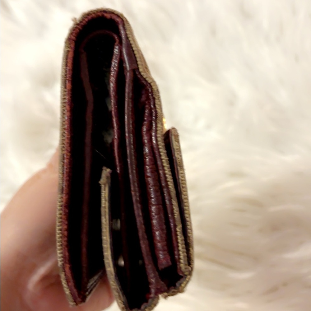 Authentic Burgundy Gucci Monogram Wallet. - Picture 8 of 9